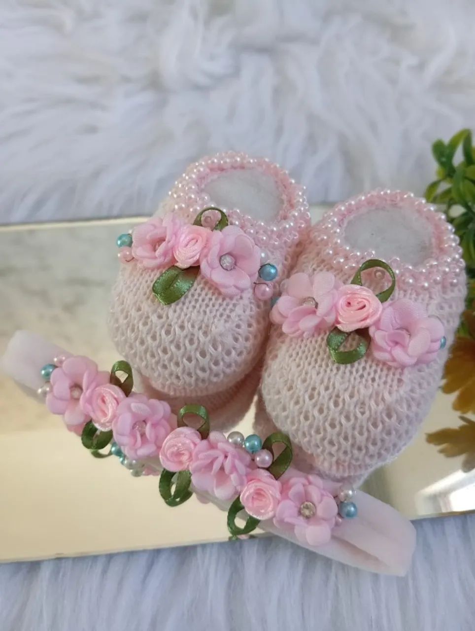 KIT SAPATINHOS E TIARAS ARTESANAIS SUPER LUXO MENINAS - Foto 6
