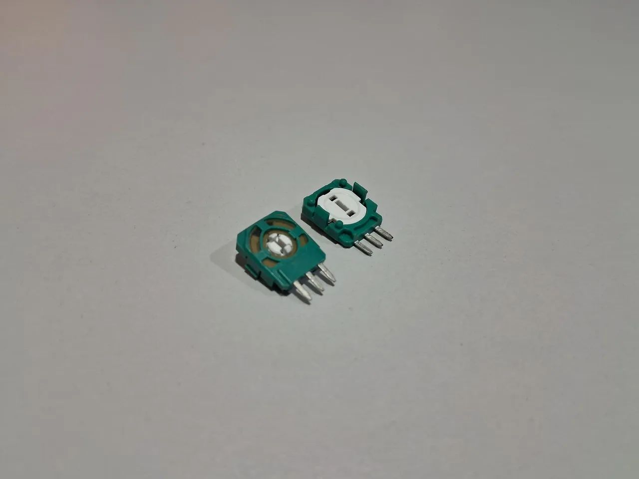 Sensor Potenciômetro para reparo e retirada de drift no analógico do PS5. - Foto 3