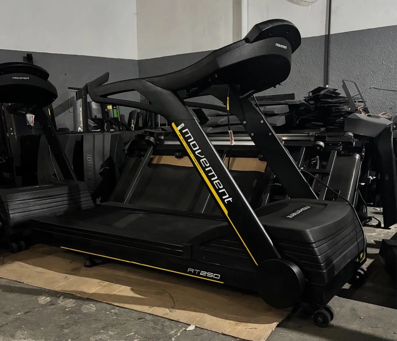Esteira RT 250 BLACK G2  Motor WEG 3 HP, atingindo 18 km/h Baixo custo, - Foto 3