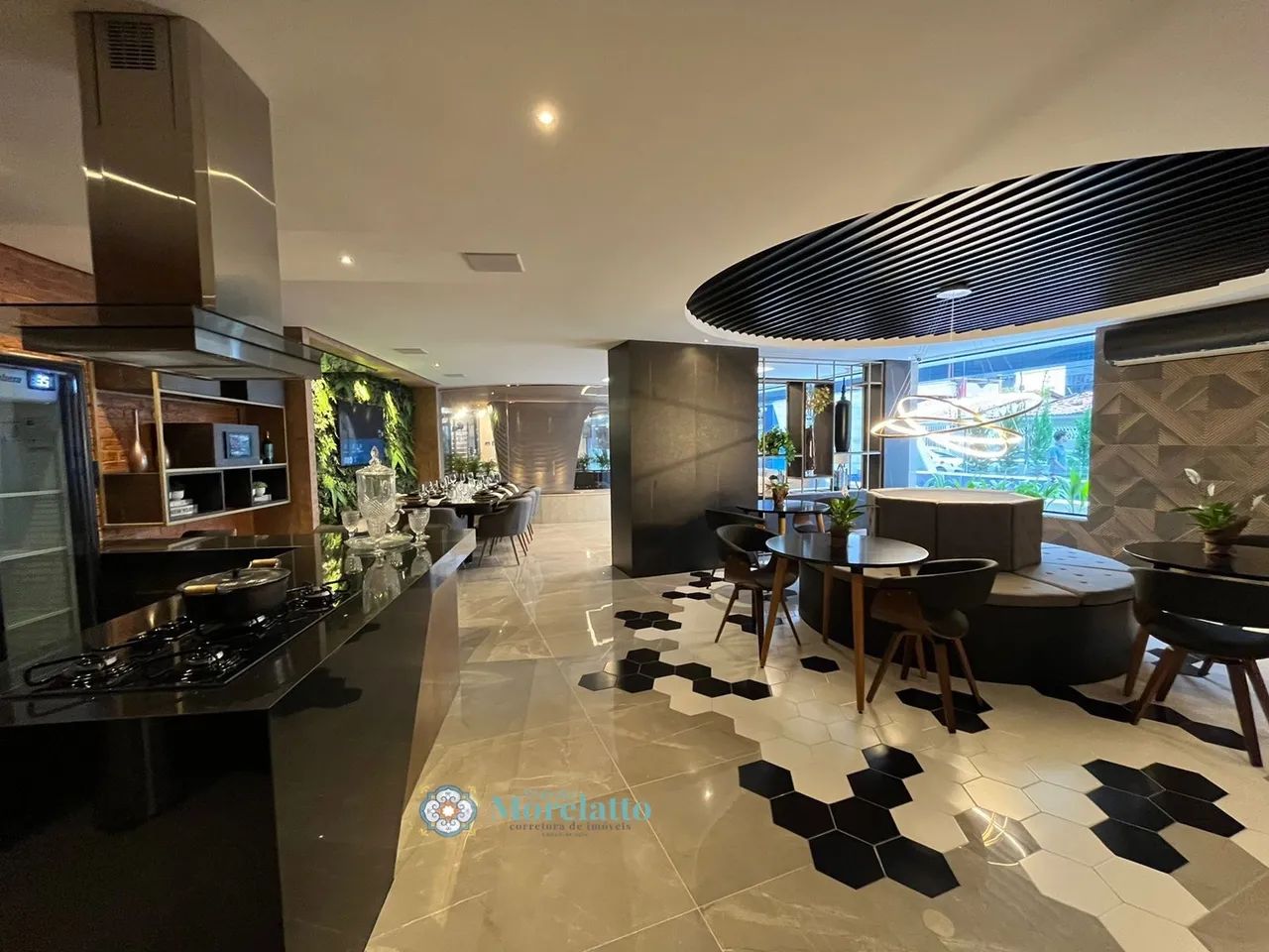 Apartamento com 3 suítes na Ponta Verde