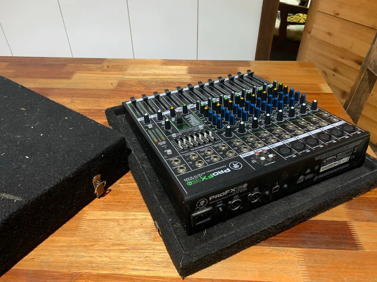 Mesa de som Mackie profx12 - 12 canais  - Foto 2