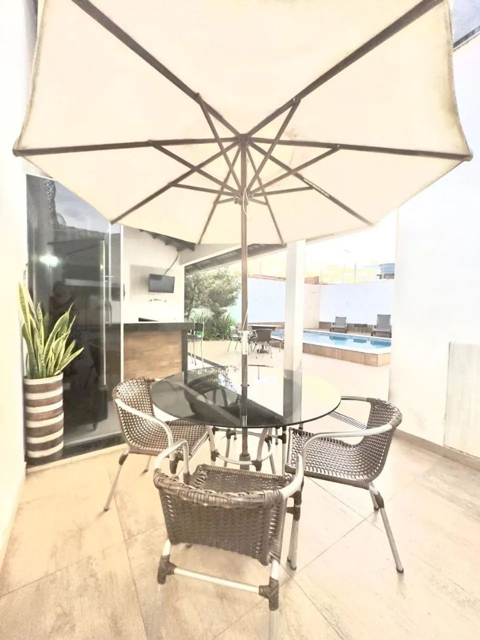 Alugo casa totalmente projetada e mobiliada  - Foto 4