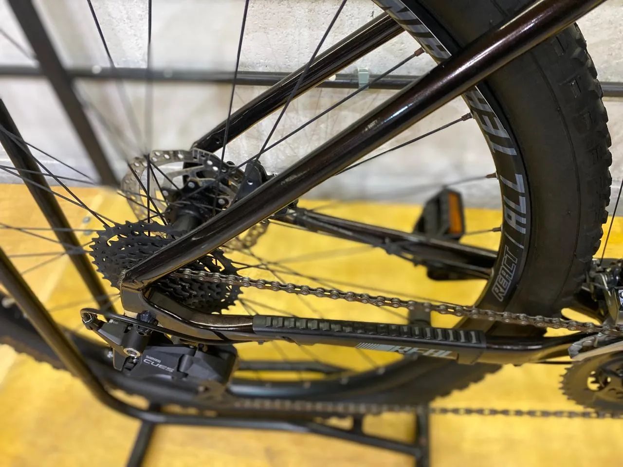 Bicicleta Sense React Pro 2025 - Foto 4