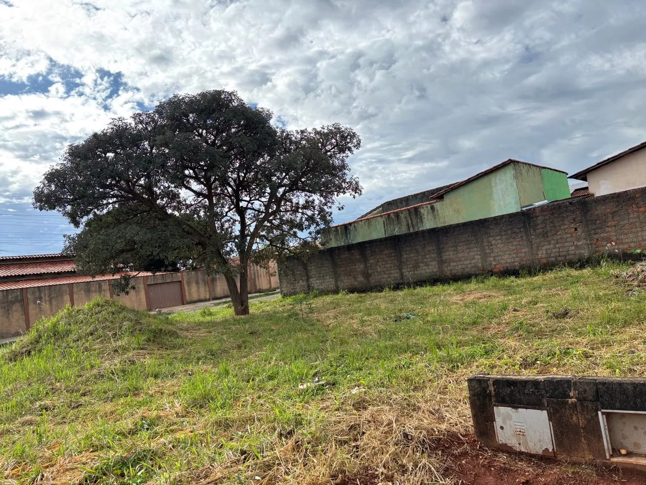 Lote de esquina Maysa 1.