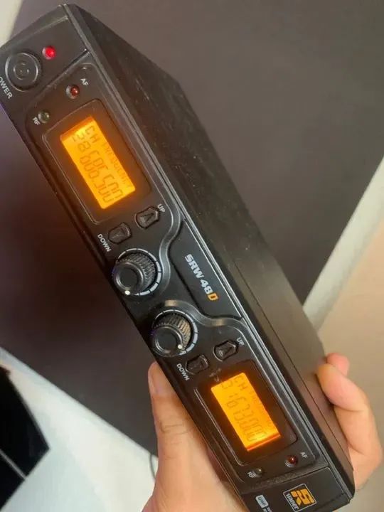 Microfones Staner SRW SRW-48D Dual System - Handheld Supercardióide cor preto - Foto 3