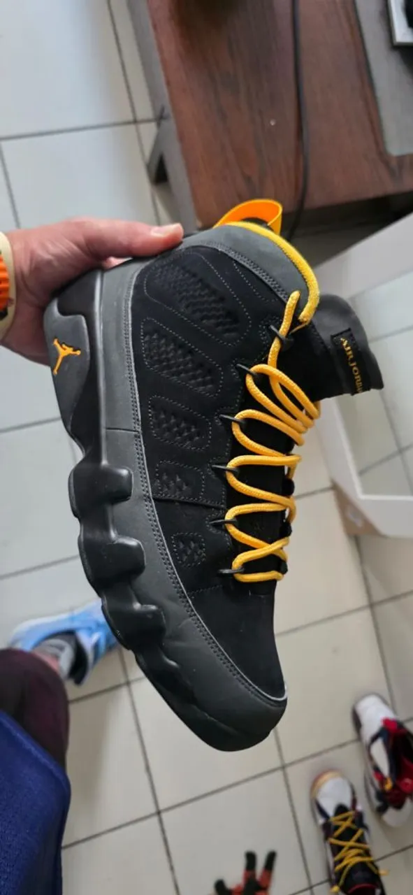 Tênis Air Jordan 9 Masculino Preto e Amarelo