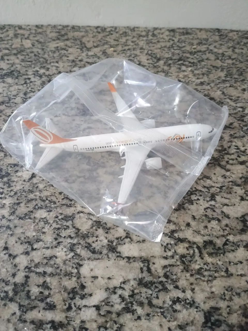 Miniatura de Avião GOL Boeing 737-800 - Foto 4