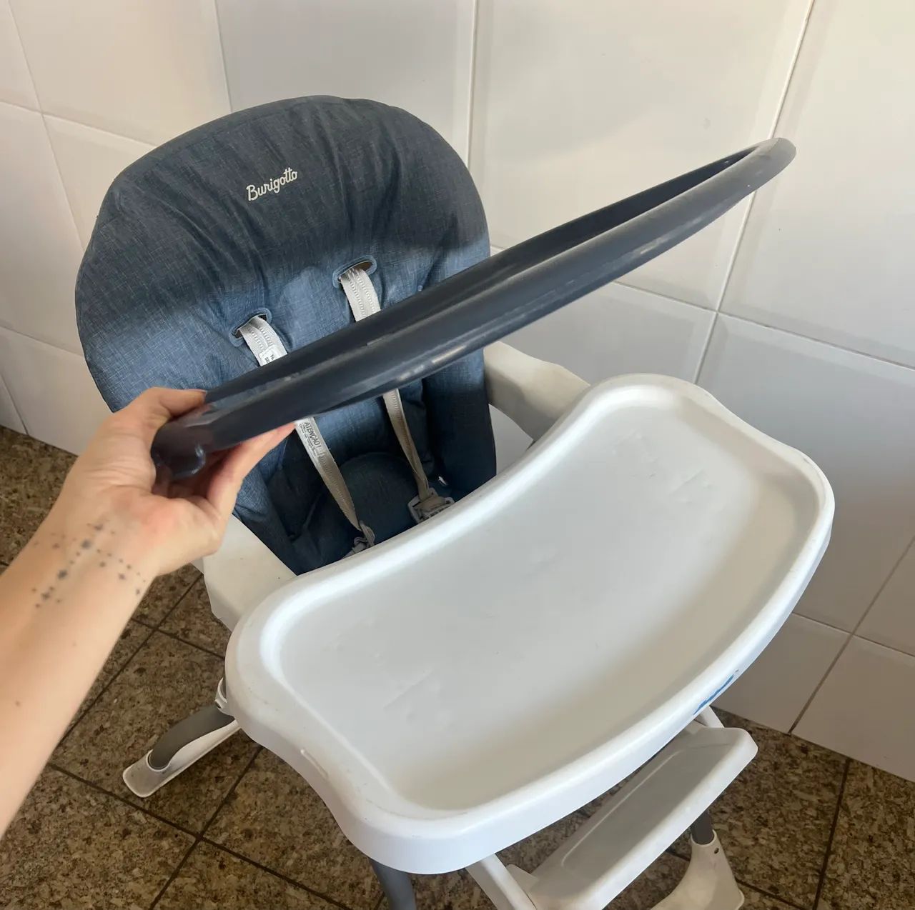 Cadeira alimentação Burigotto semi nova - Foto 3