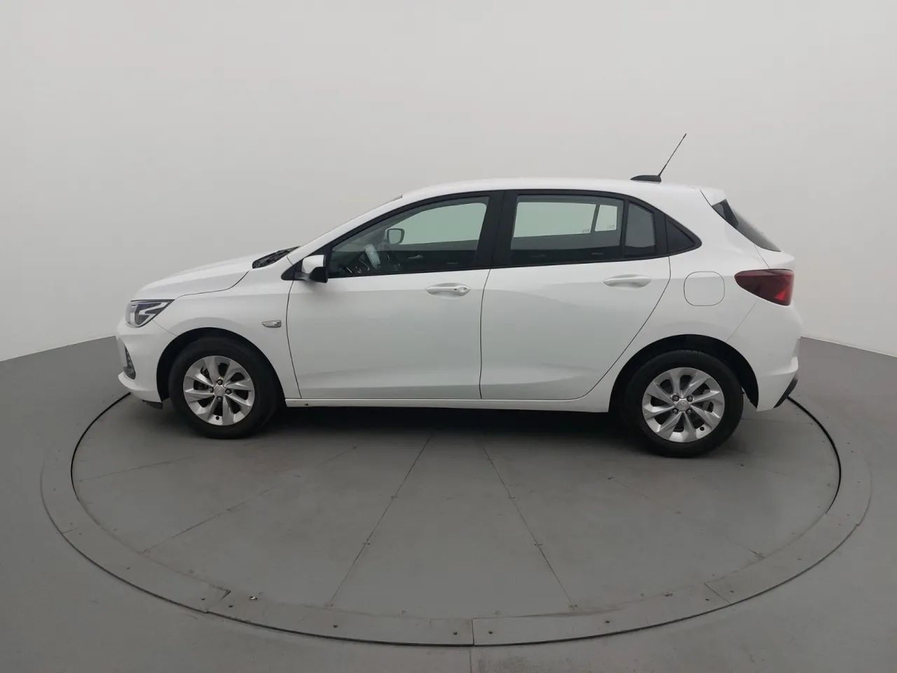 Chevrolet Onix 2023 1.0 flex manual - Foto 2