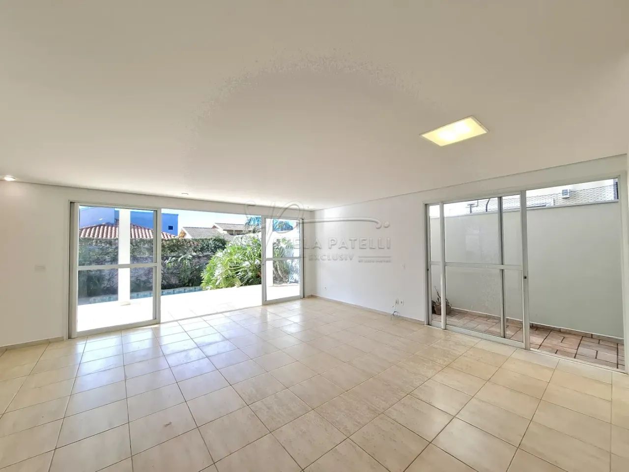 Casa sobrado de 218m² com 03 suítes para locação em condominio - Bonfim Paulista - Foto 2