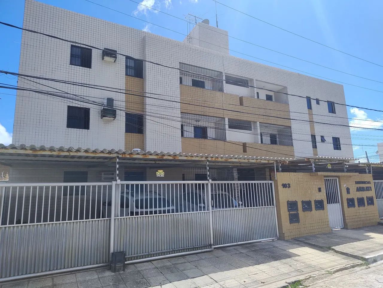 Alugo Ótimo Apartamento com 03 quartos no Bairro dos Estados 