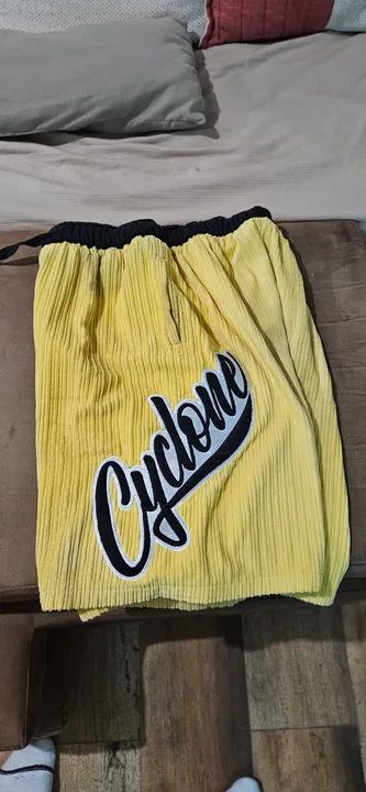 2 Bermudas2 Bermudas de Veludo Cyclone - Originais - Amarela e Branca