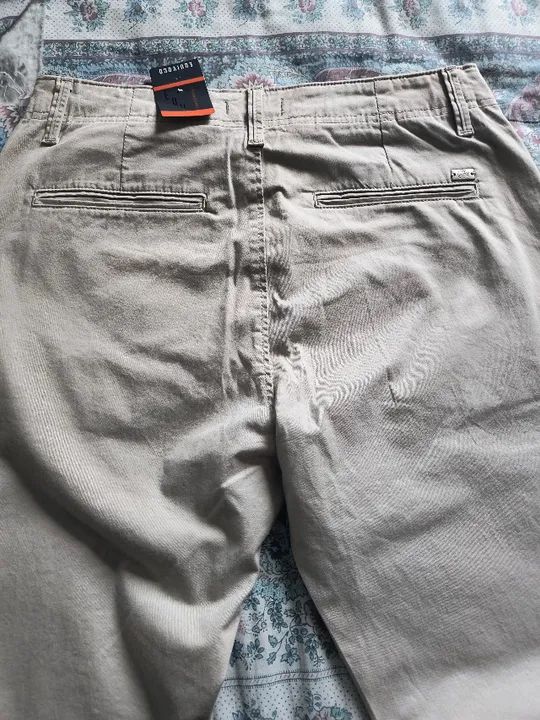 Calça de sarja nova tamanho 40 - Foto 2
