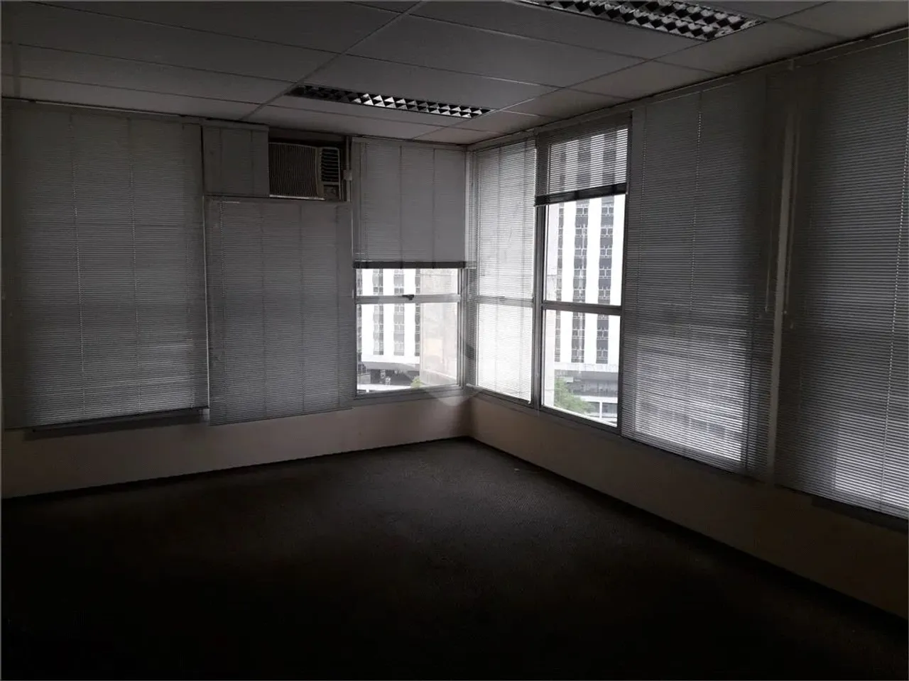 Salas comerciais com 185 m², no Centro de São Paulo.