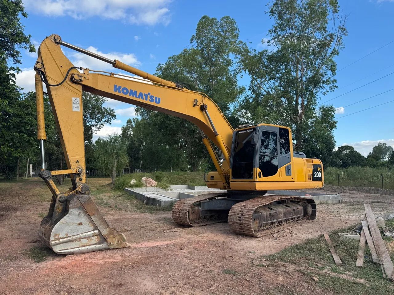 Escavadeira Hidráulica Komatsu PC200