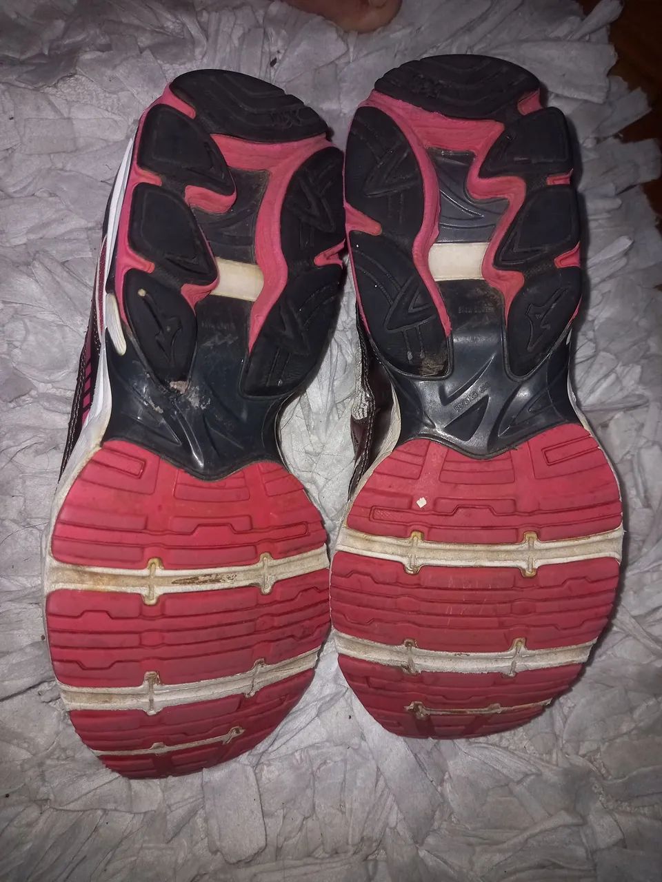 Tênis esportivo Mizuno tamanho 40 forma normal usado - Foto 4