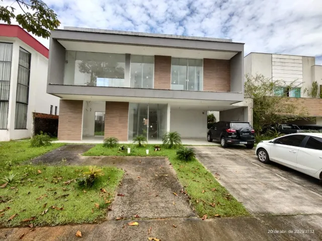 Excelente oportunidade, Montenegro Boulevard, Casa com 3 suítes e gabinete.