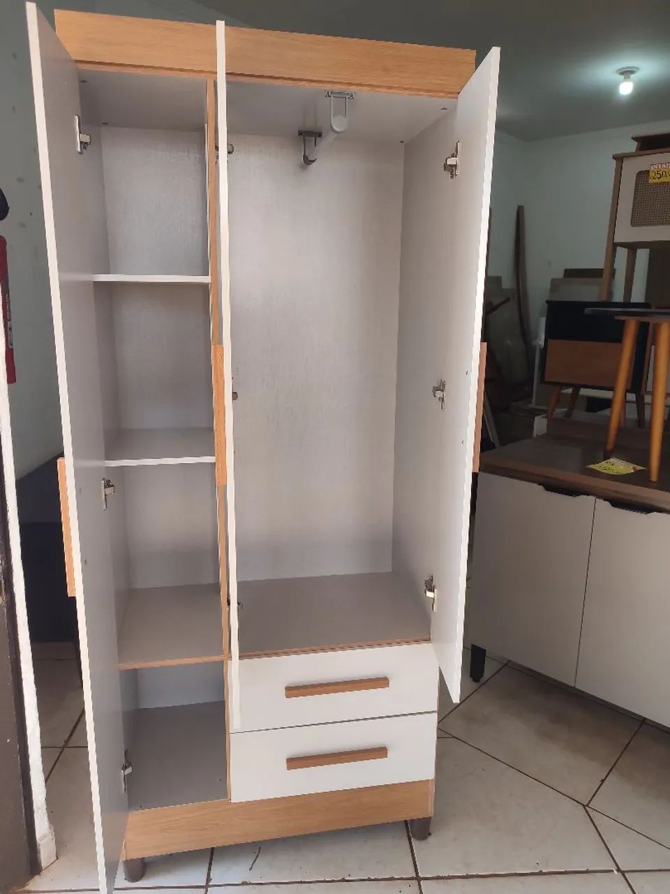 Guarda-Roupa 3 Portas com 2 Gavetas - Foto 2