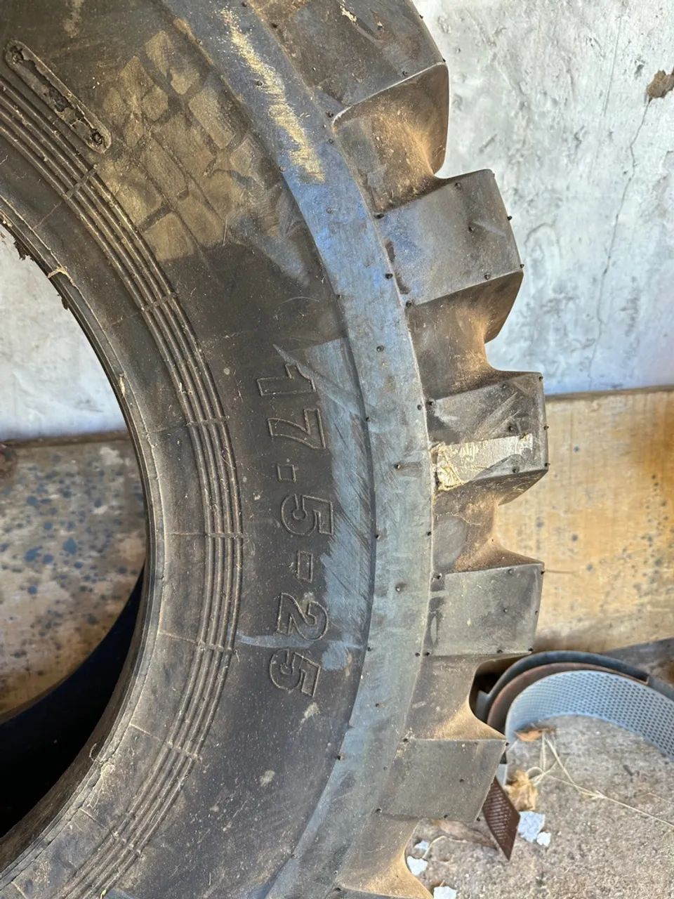 Pneu para Pá carregadeira  - Foto 2