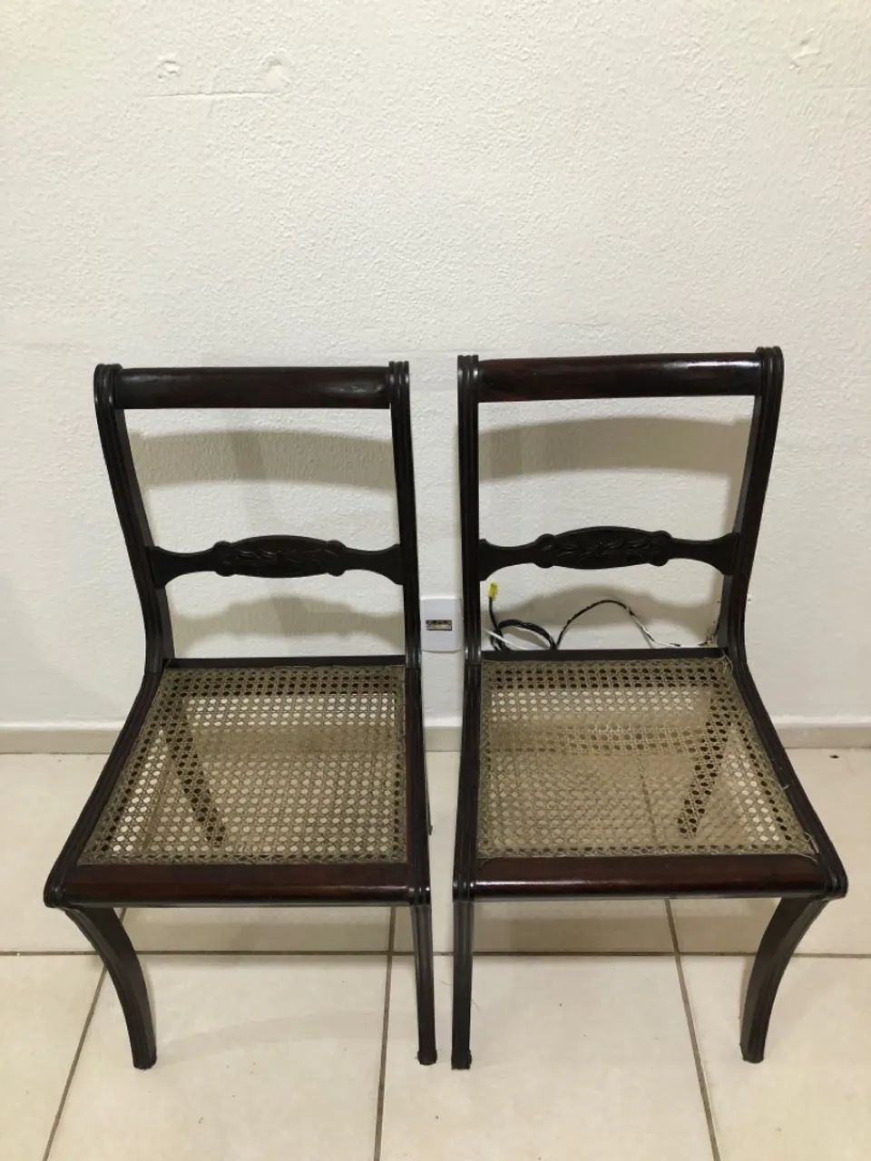 Entregamos Grátis Par de Cadeira Antiga em Jacarandá ( Aceitamos Cartões ) - Foto 2