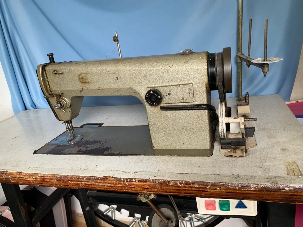 Vendo máquina de costura 64305630708610121