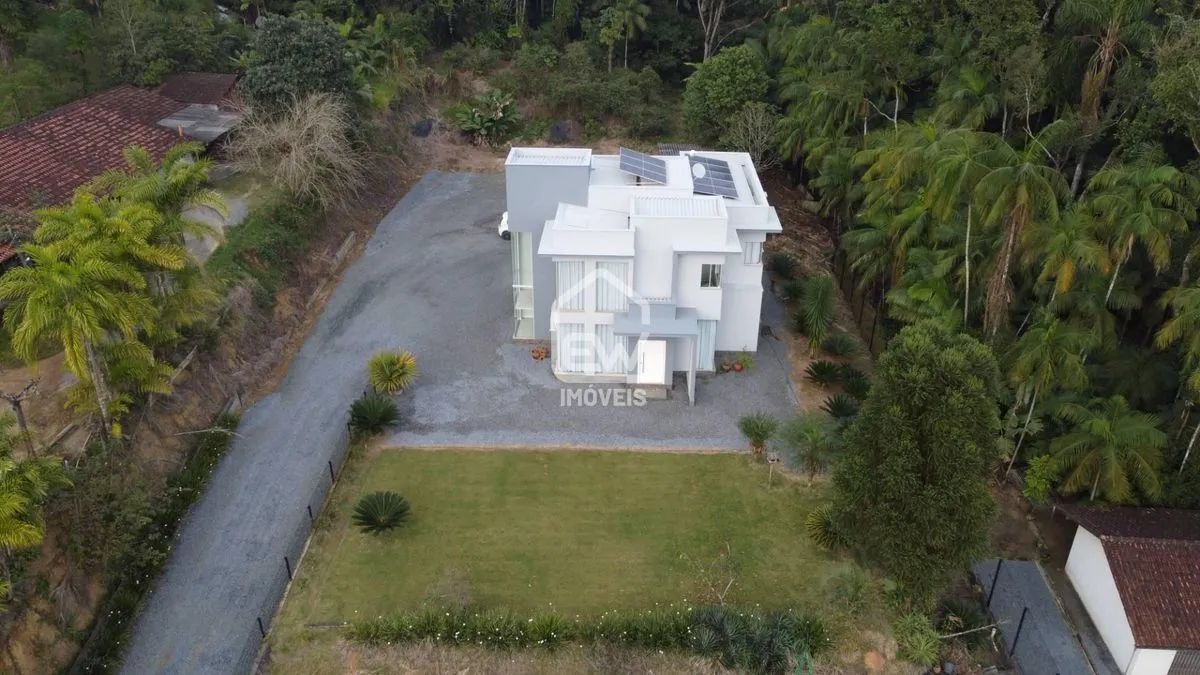 Sobrado com 250m² em Massaranduba, SC