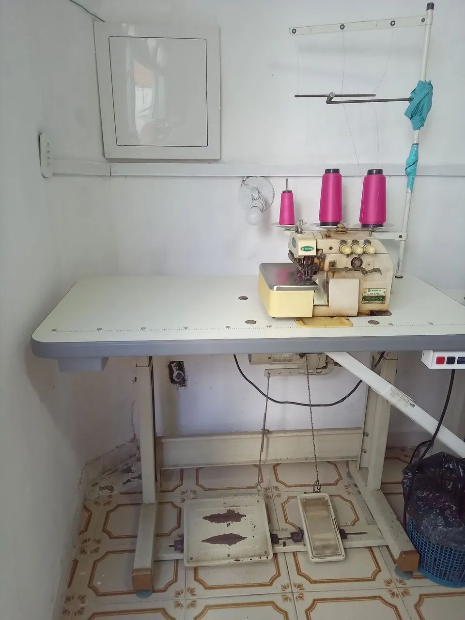 MAQUINA OVERLOCK INDUSTRIAL  - Foto 2
