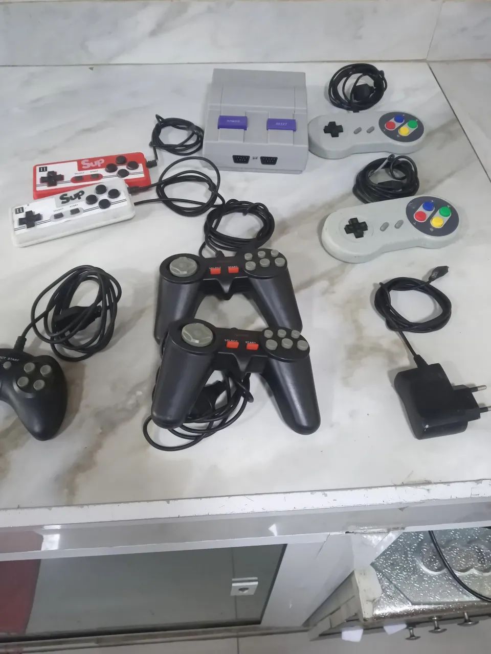 Mini Nintendo e vários controles  - Foto 3