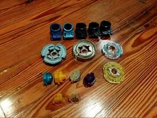 Piões e lançadores de ataque e controle Beyblade e compatíveis - Foto 3