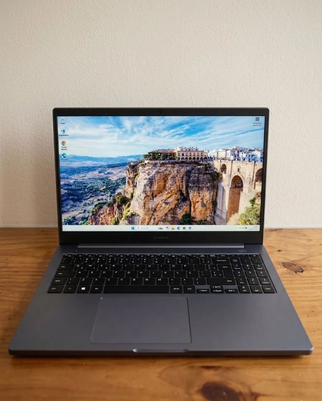 Notebook Samsung Book Slim - 12GB RAM (Turbo) - SSD 256GB - Windows 11 - Impecável