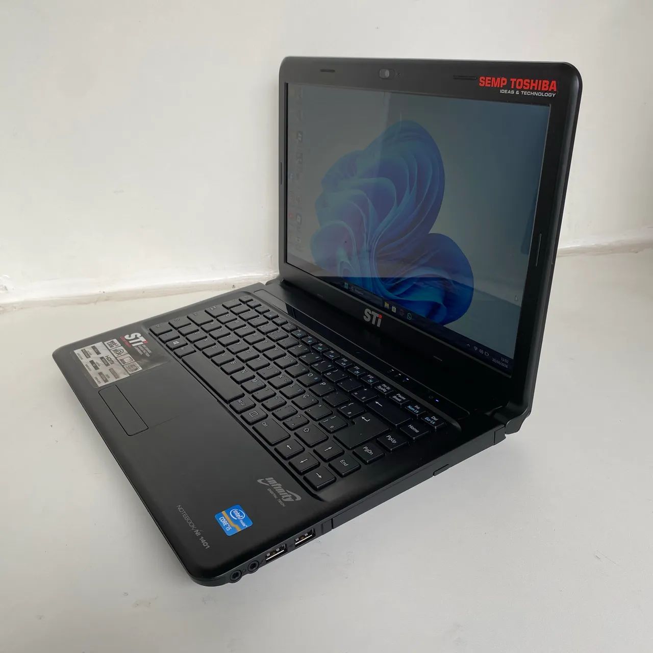 Semp Toshiba STI NI 1401 i5 / 4GB RAM / HD 500GB / 14 polegadas - ótimo estado  - Foto 4