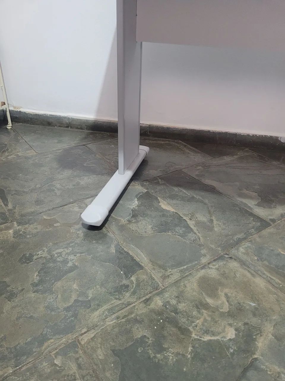 Vende se  escrivaninha - Foto 2