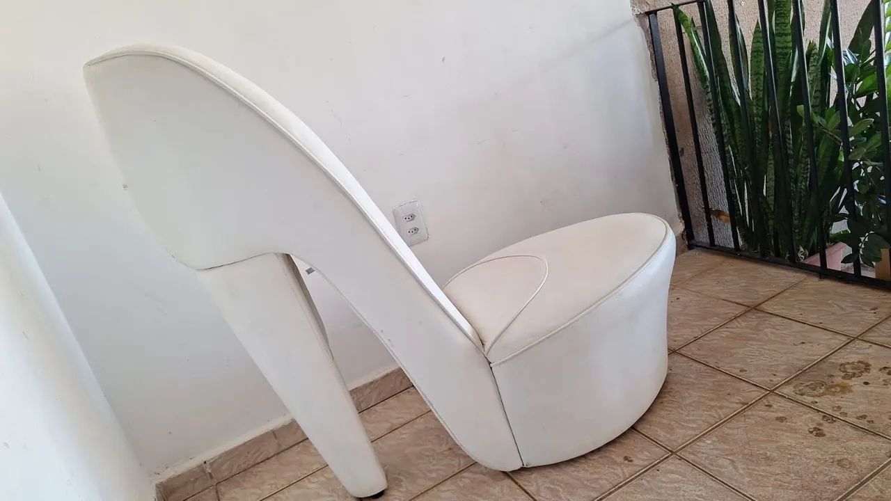 Poltrona salto alto.