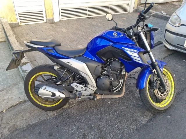 Fazer 250 conservada