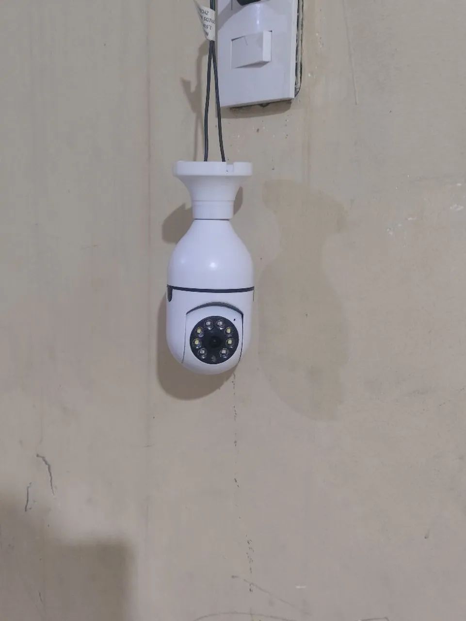 Câmera Lâmpada de Segurança IP Wi-Fi 360° 