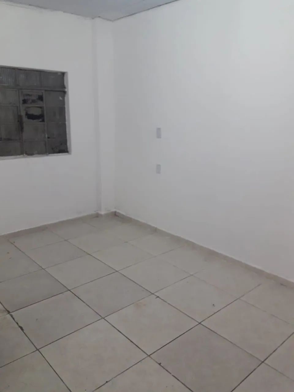 Alugo casa no Lajeado com 5 cômodos.