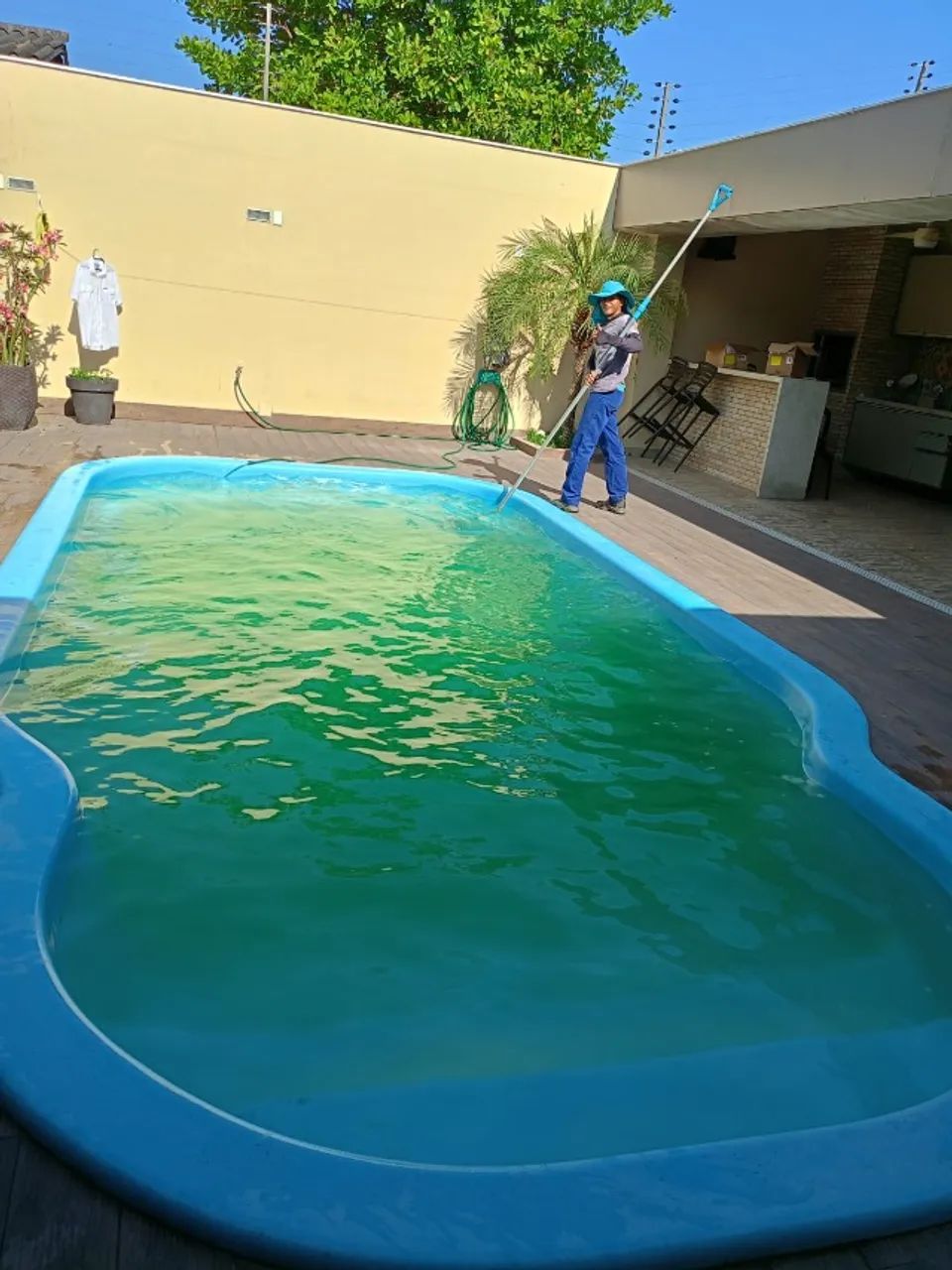 LIMPEZA DE PISCINAS ( PISCINEIRO)