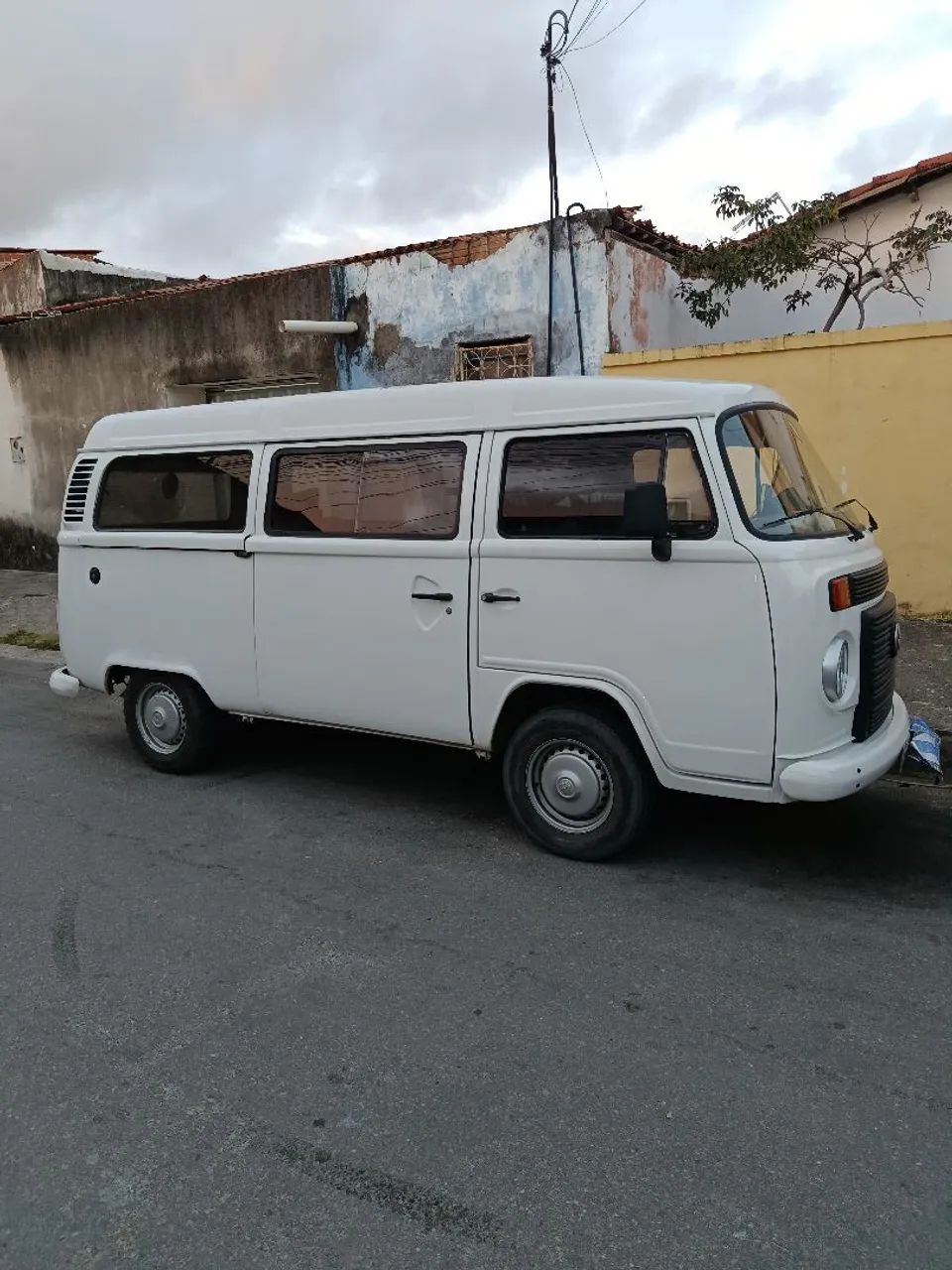 Volkswagen Kombi STANDARD 1.4 MI TOTAL FLEX 8V 2013