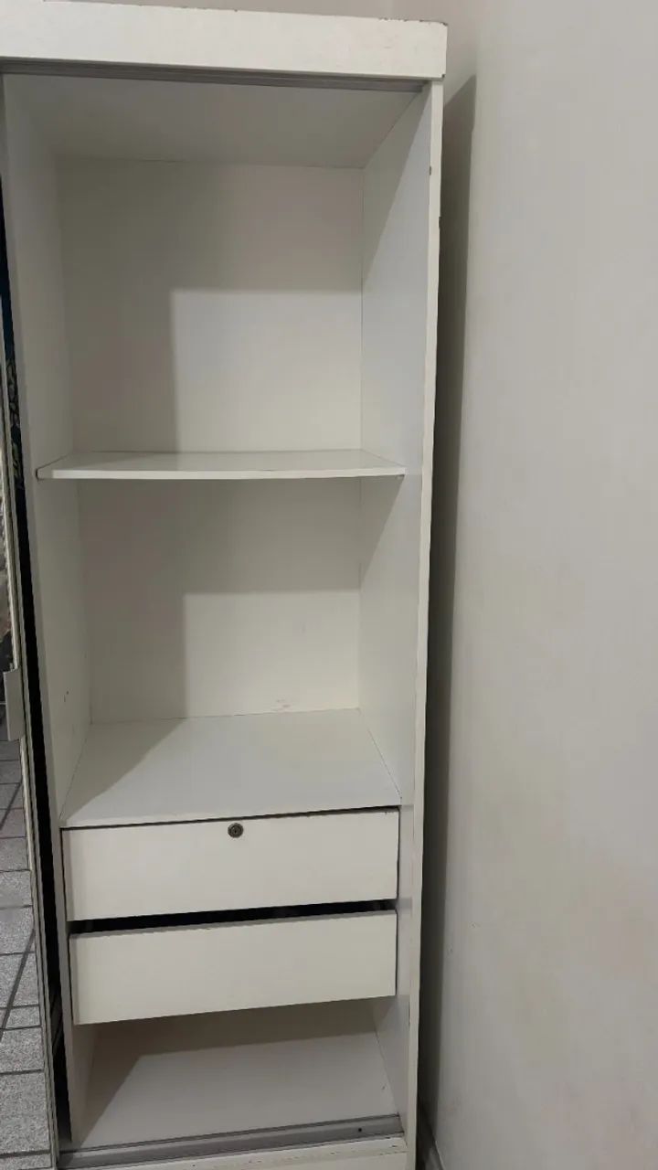 Guarda Roupa Branco com Espelhos - Foto 3