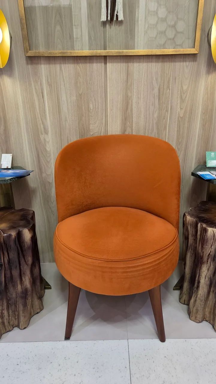 Poltronas em suede coloridas com pés palitos - Foto 4