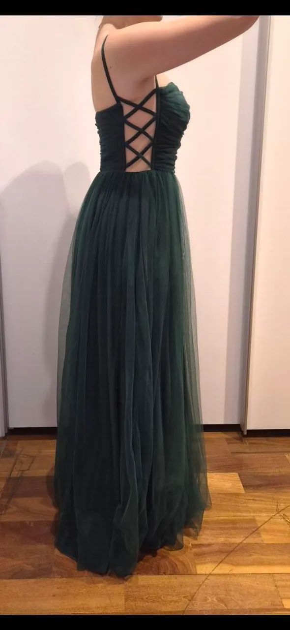 Vestido longo, estilo princesa de tule verde. IMPECÁVEL! 