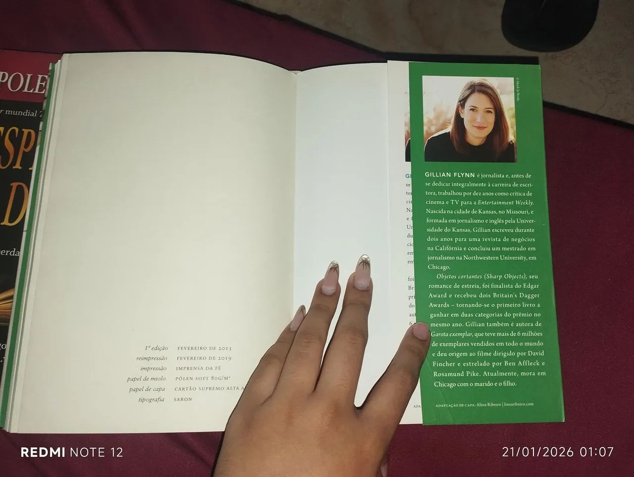 Livro Sharp Objects / Objetos Cortantes Gillian Flynn - Foto 3