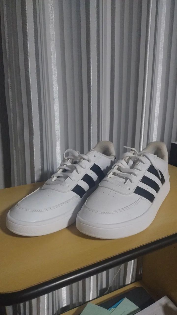 Tênis Adidas 