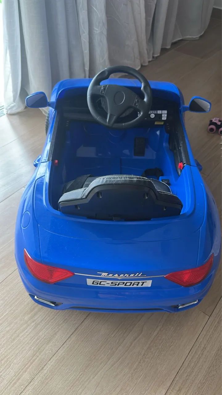 Carro elétrico de criança