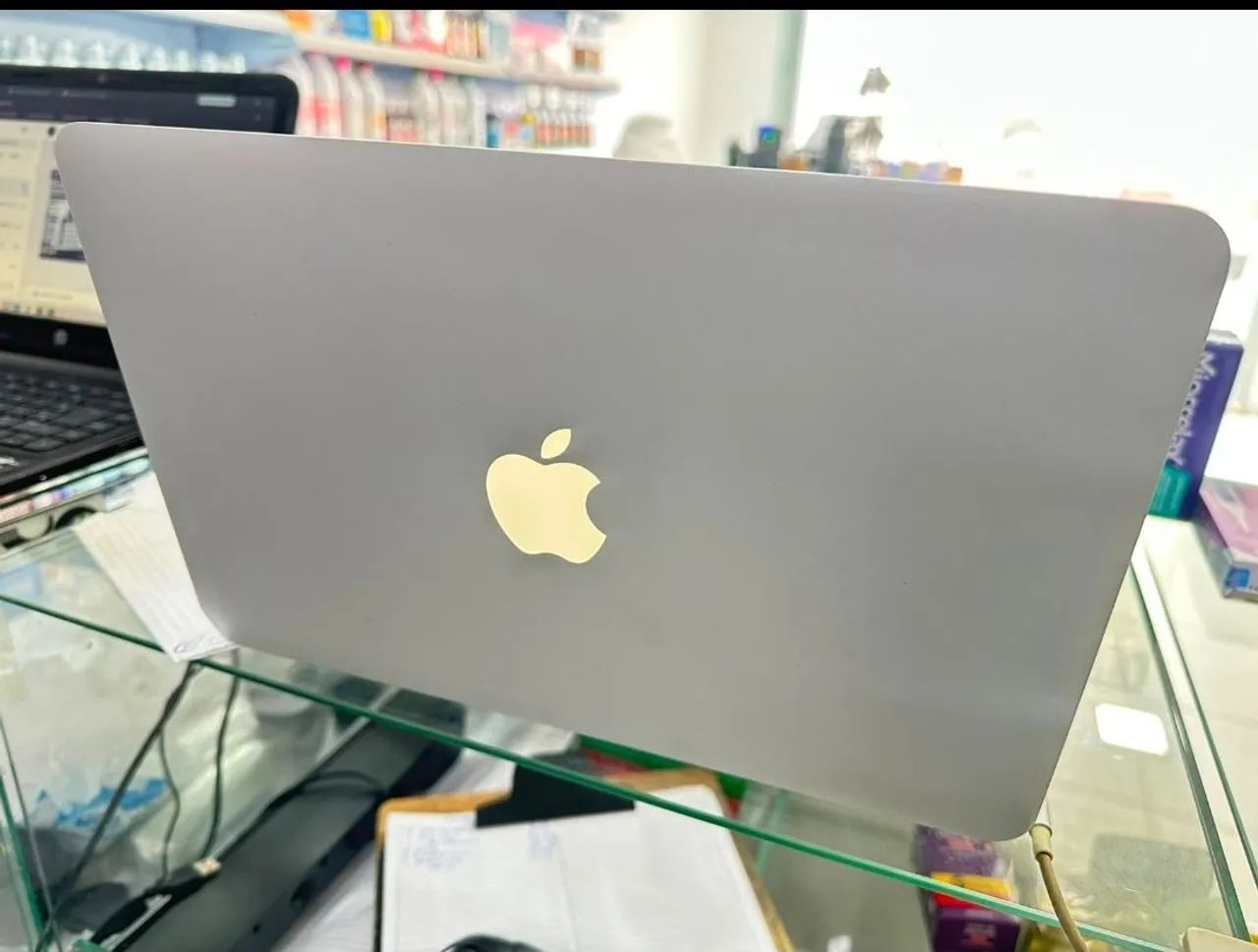 MacBook a1370 2gb 64gb core 2 duo Windows sem bateria 