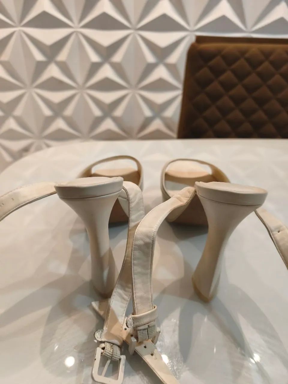 Vendo sandália Arezzo - Foto 3