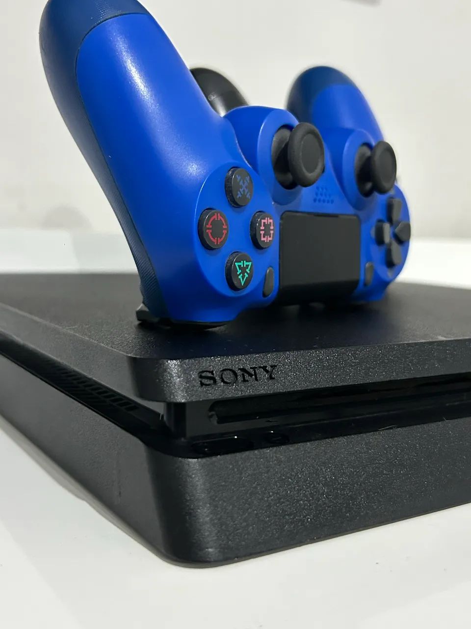 Ps4 slim + 2 controles - Foto 3