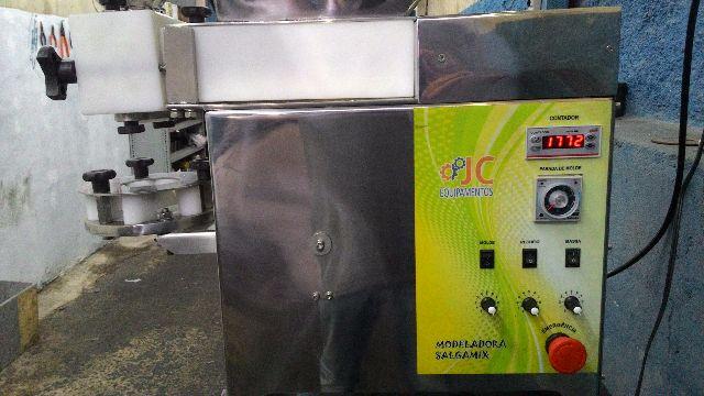 Promoção a vista - Maquina de coxinhas e salgados 4000 p/hr