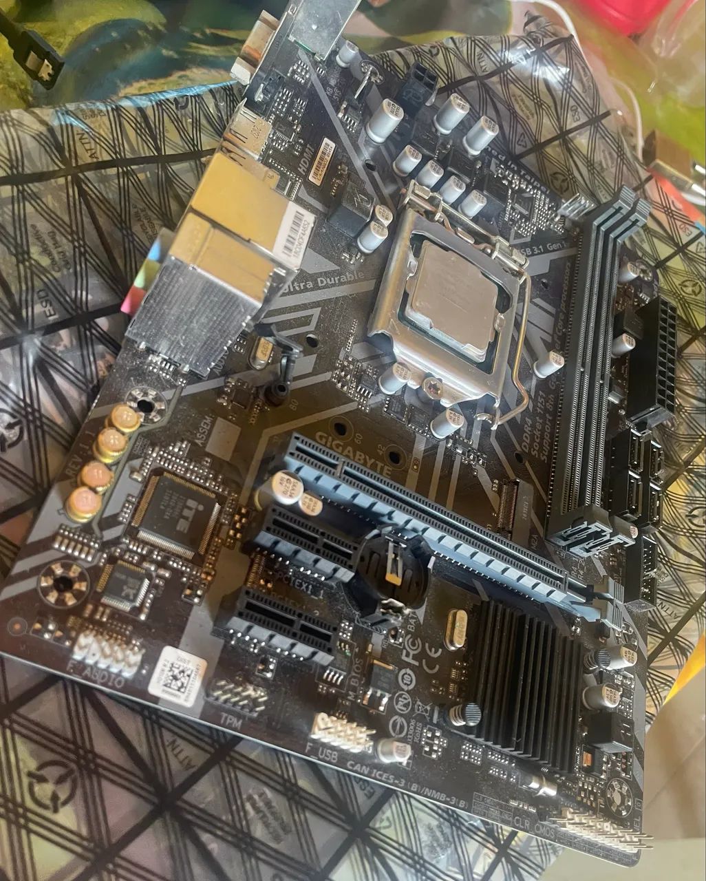 i5-9400 + Placa mãe GIGABYTE - Foto 3