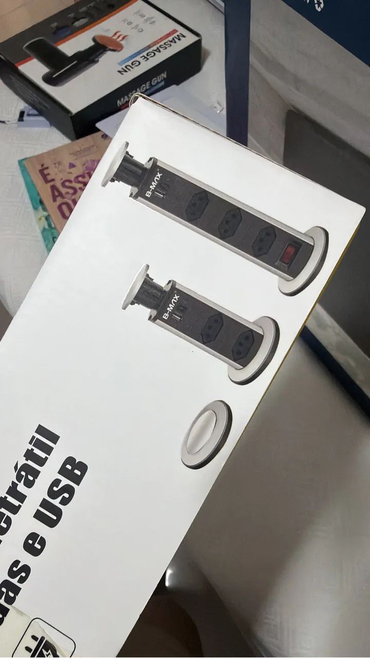 Torre Multiplug Retrátil Com 3 Tomadas e USB